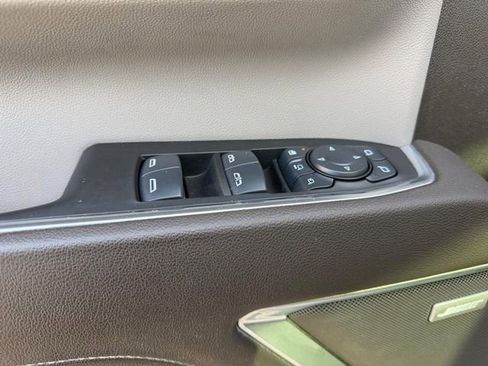 Used 2025 GMC Sierra 3500 SLT w/ SLT Premium Package image 16