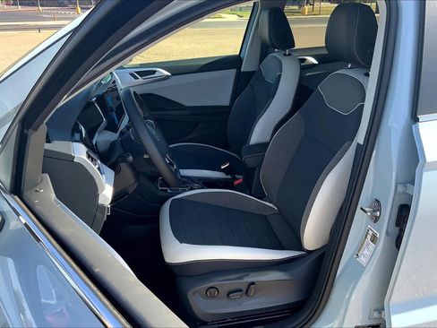 New 2026 Volkswagen Taos SE AWD/4WD image 9