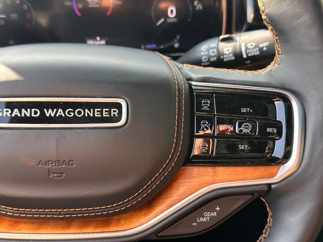 Used 2023 Jeep Grand Wagoneer Series III AWD/4WD image 23