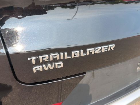 Used 2025 Chevrolet TrailBlazer LT AWD/4WD image 10