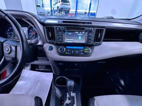 Used 2018 Toyota RAV4 XLE AWD/4WD image 23