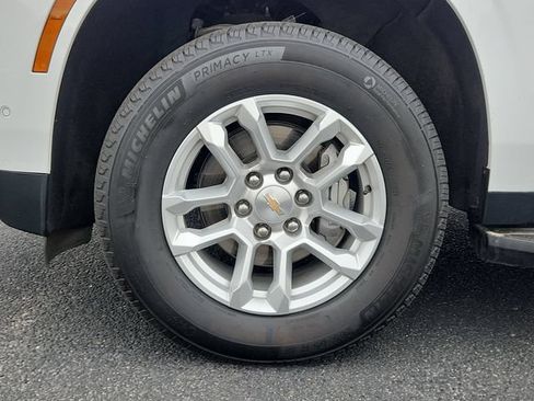 Used 2025 Chevrolet Tahoe LT AWD/4WD image 23
