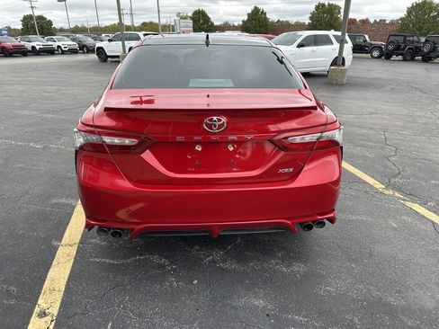 Used 2019 Toyota Camry XSE image 6