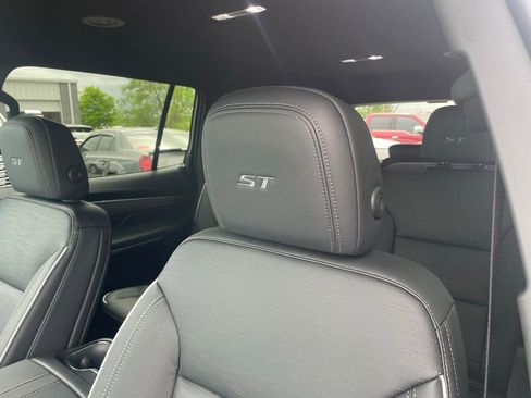 New 2026 Buick Enclave Sport Touring w/ Power Package FWD image 21