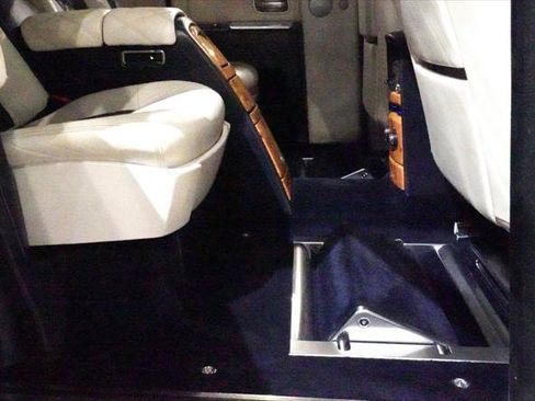 Used 2004 Rolls-Royce Phantom Sedan image 25