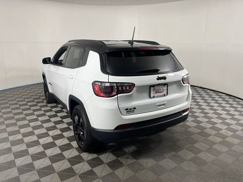 Used 2023 Jeep Compass Latitude w/ Convenience Group AWD/4WD image 5