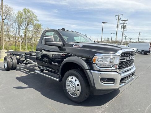 New 2024 RAM 5500 SLT w/ Quick Order Package 2YG SLT image 9