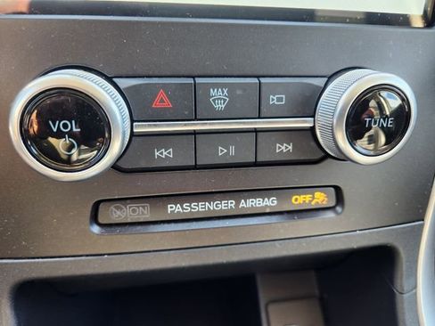 Used 2021 Ford Edge SEL AWD/4WD image 25