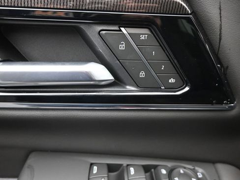 New 2025 GMC Yukon XL Elevation image 19