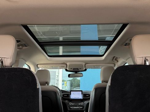 Used 2020 Ford Explorer Limited RWD image 4