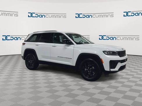 New 2026 Jeep Grand Cherokee Altitude AWD/4WD image 2