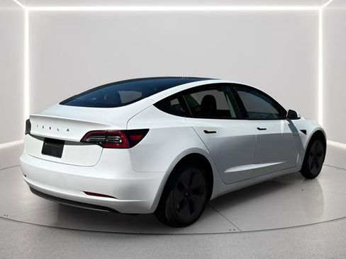 Used 2023 Tesla Model 3 Standard Range image 5