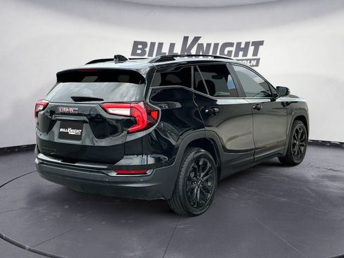 Used 2022 GMC Terrain SLE w/ Driver Convenience Package FWD image 5