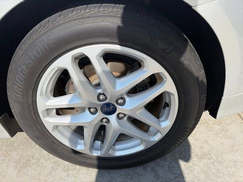 Used 2014 Ford Fusion SE w/ Equipment Group 202A FWD image 17