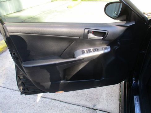 Used 2012 Toyota Camry SE w/ Leather Pkg image 15