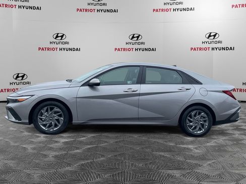 Certified 2024 Hyundai Elantra SEL FWD image 4