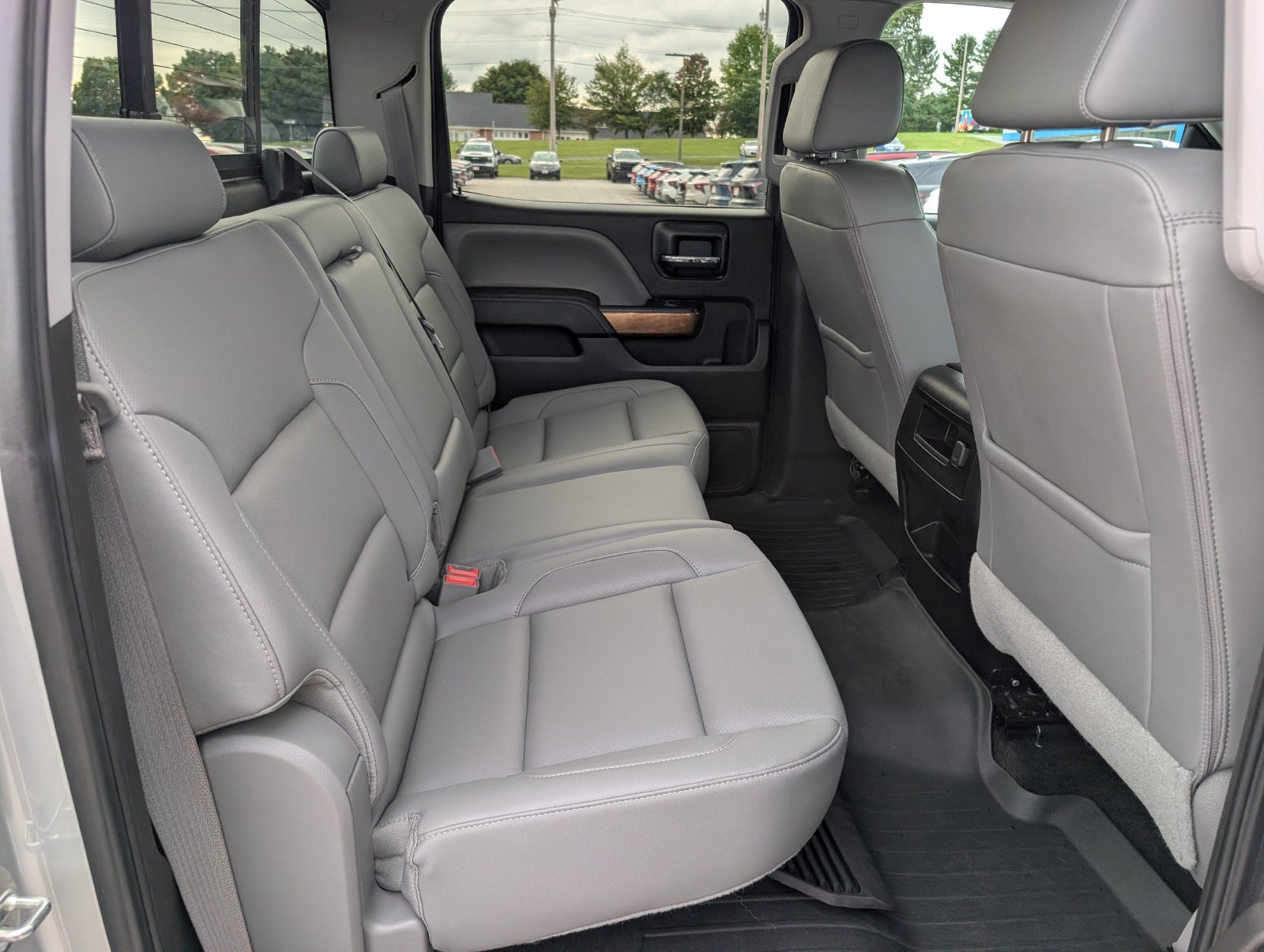 Used 2016 Chevrolet Silverado 1500 LTZ w/ Sport Package AWD/4WD image 13