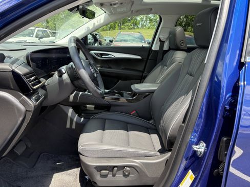 Used 2025 Buick Envision Avenir AWD/4WD image 28