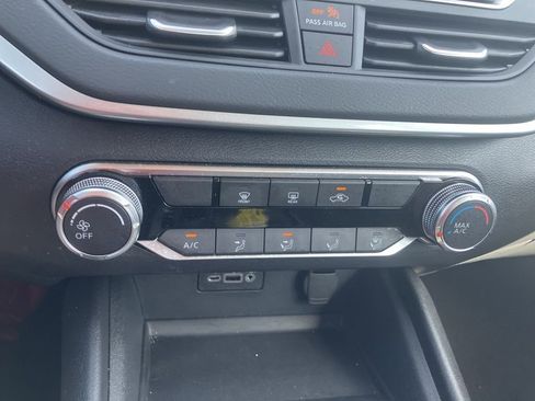 Used 2025 Nissan Altima 2.5 S FWD image 18
