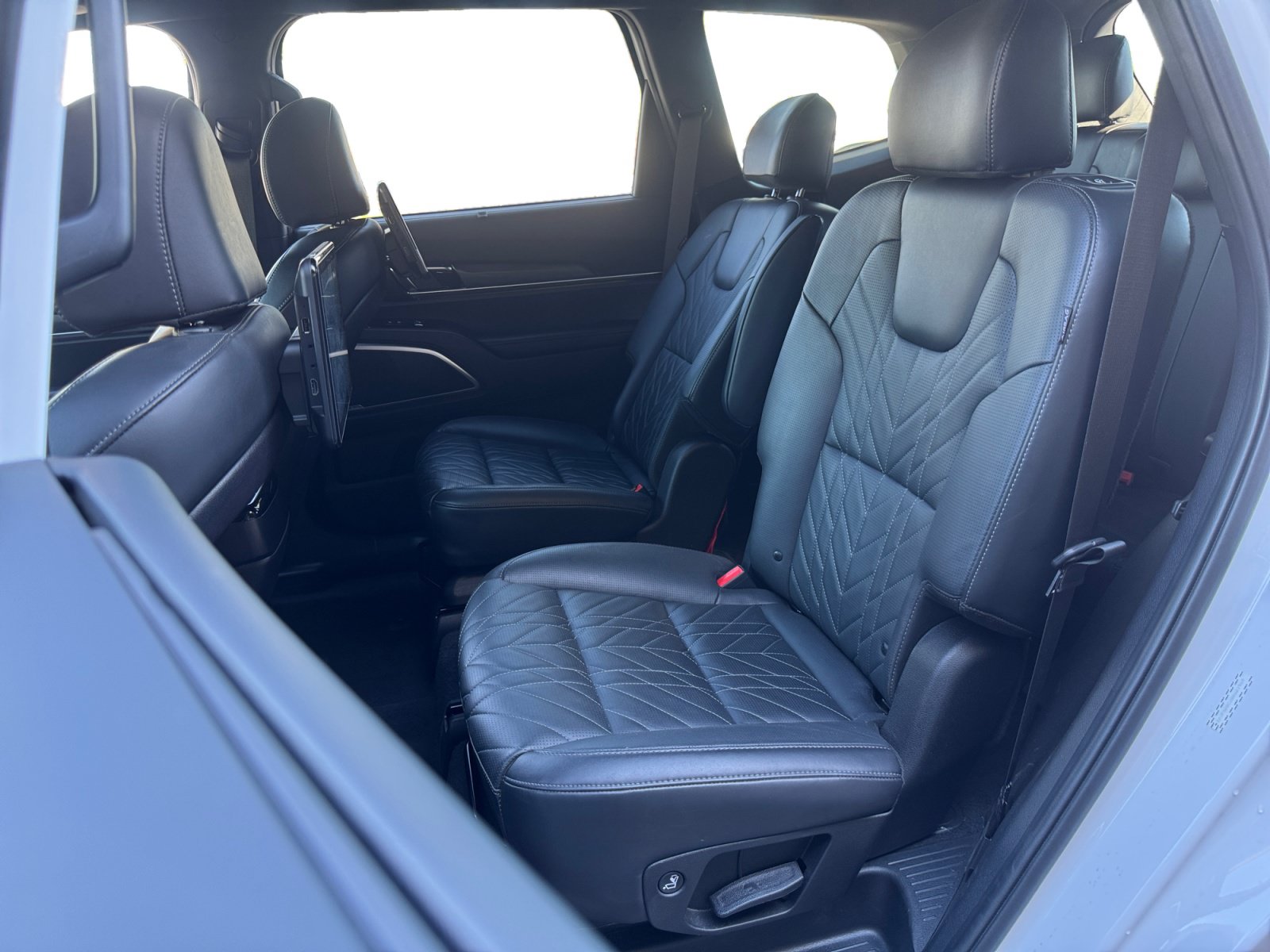 Used 2025 Kia Telluride SX Prestige X-Pro AWD/4WD image 13