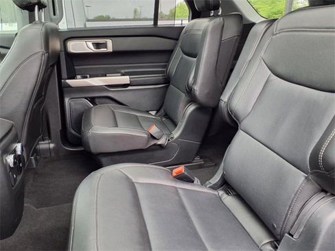 Used 2023 Ford Explorer Limited w/ Limited Technology Package image 11