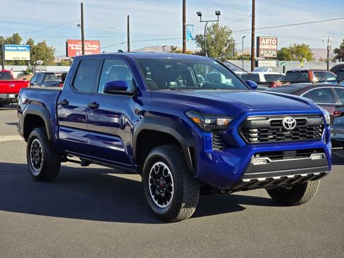 Used 2025 Toyota Tacoma TRD Off-Road image 7