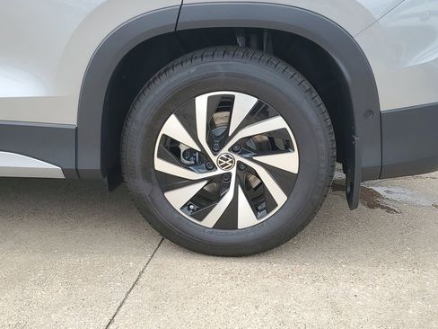 New 2026 Volkswagen Tiguan S FWD image 5