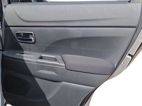 Used 2025 Mitsubishi Outlander Sport LE image 37