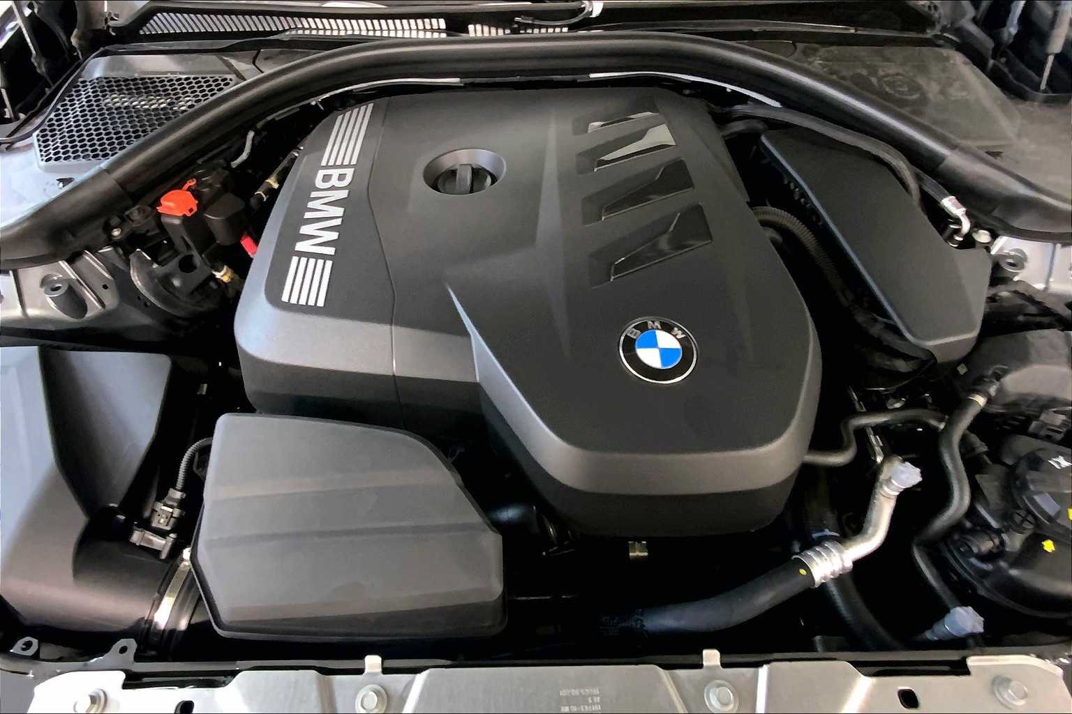 Used 2025 BMW 330i xDrive Sedan w/ Premium Package AWD/4WD image 16