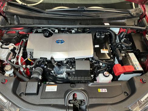 Used 2021 Toyota Prius LE w/ Carpet Mat Package (TMS) AWD/4WD image 23