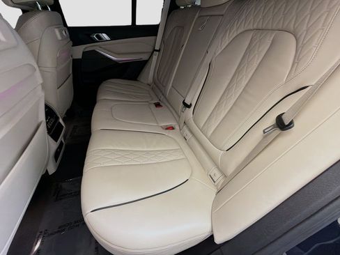 Used 2019 BMW X5 xDrive40i w/ M Sport Package AWD/4WD image 13