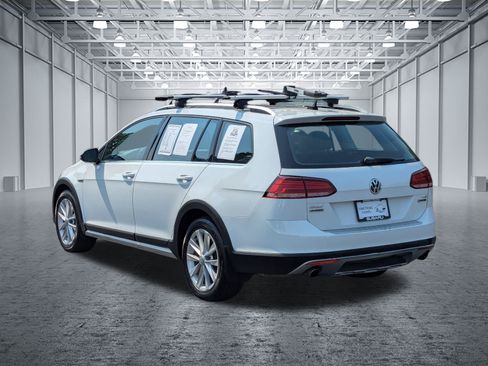 Used 2018 Volkswagen Golf Alltrack AWD/4WD image 3