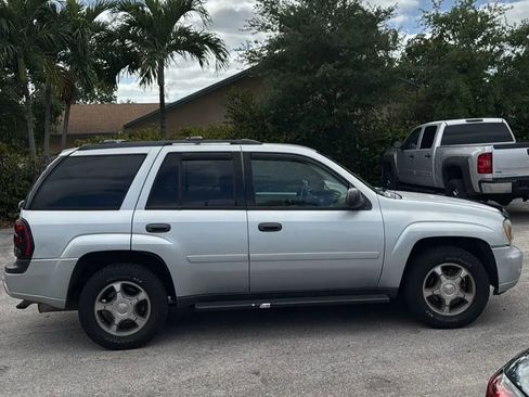 Used 2008 Chevrolet TrailBlazer 2WD image 3