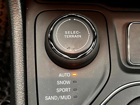 Used 2022 Jeep Cherokee Latitude Lux image 7