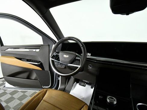 Used 2026 Cadillac Escalade ESV Luxury w/ LPO, Floor Liner Package image 23