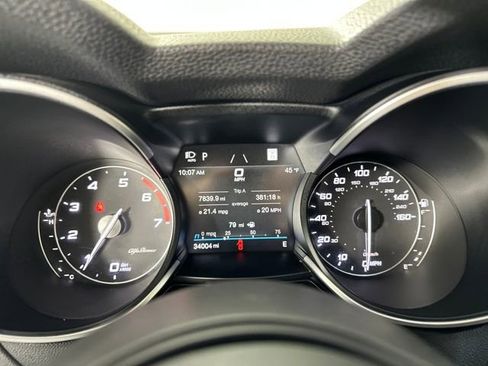 Used 2022 Alfa Romeo Stelvio Veloce image 17