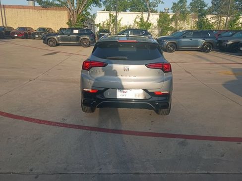 Used 2024 Buick Encore GX Sport Touring image 10