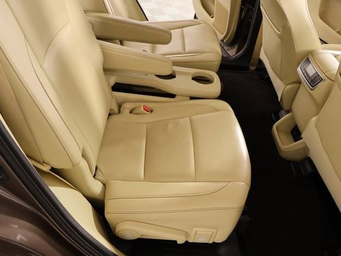 Used 2019 Toyota Highlander Limited image 15