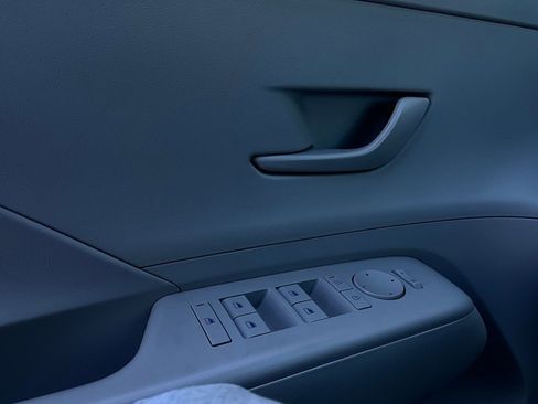 Used 2025 Hyundai Kona SEL image 21