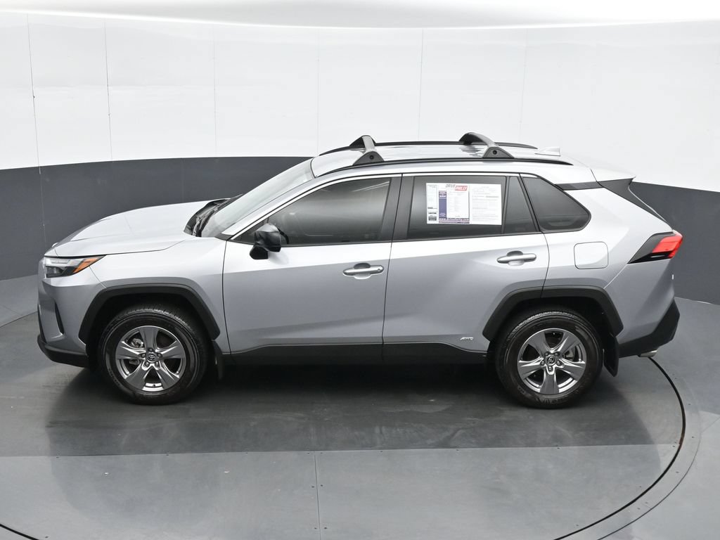 Used 2025 Toyota RAV4 LE AWD/4WD image 18