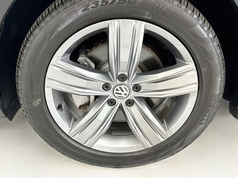 Used 2021 Volkswagen Tiguan SEL FWD image 29