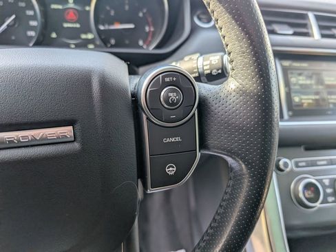 Used 2016 Land Rover Range Rover Sport SE image 18