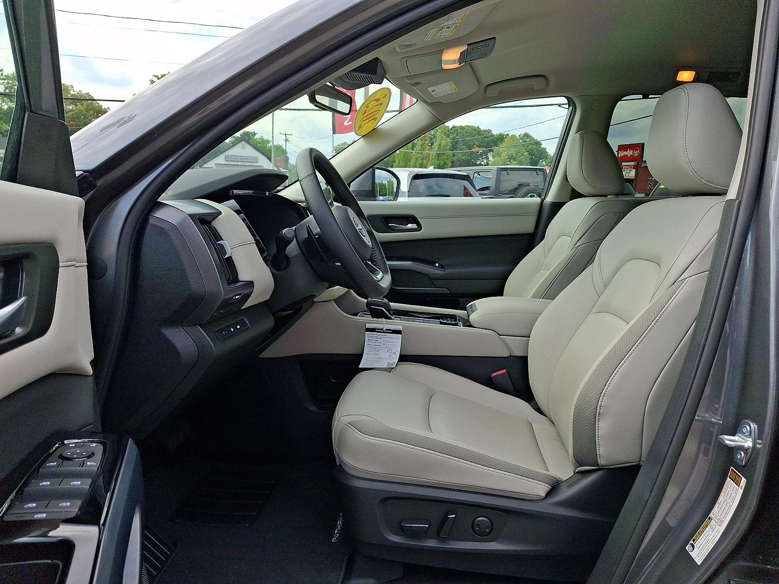 Certified 2025 Nissan Pathfinder SL AWD/4WD image 16
