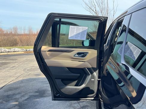Used 2023 Chevrolet Tahoe Premier image 36