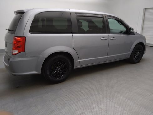 Used 2020 Dodge Grand Caravan GT image 3