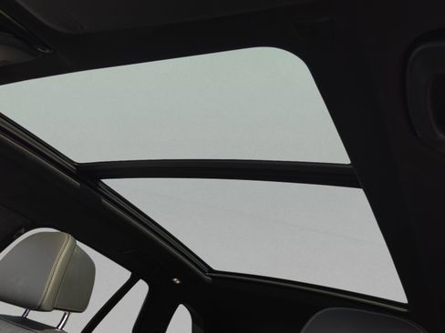 Used 2022 BMW X5 M50i image 28