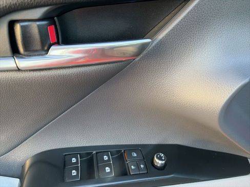 Used 2020 Toyota Camry XSE image 14