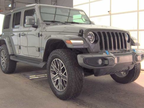 Used 2023 Jeep Wrangler Unlimited Sahara image 6