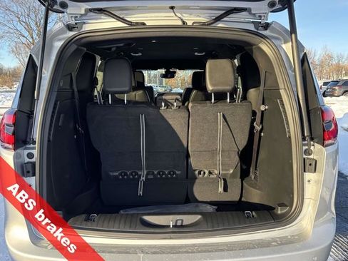 New 2026 Chrysler Pacifica Select w/ S Appearance Package image 40