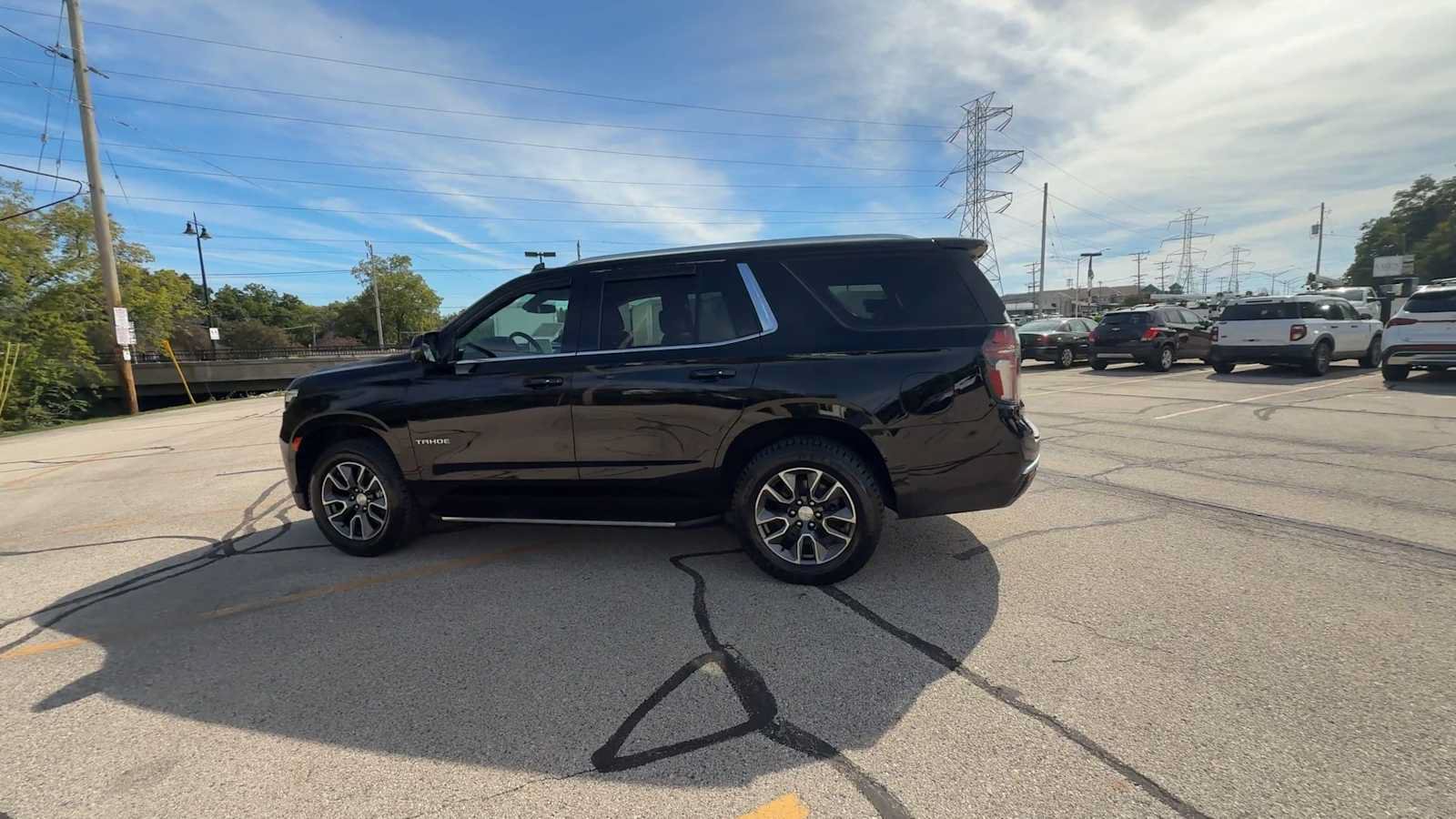 Used 2021 Chevrolet Tahoe LT w/ LT Signature Package AWD/4WD image 5